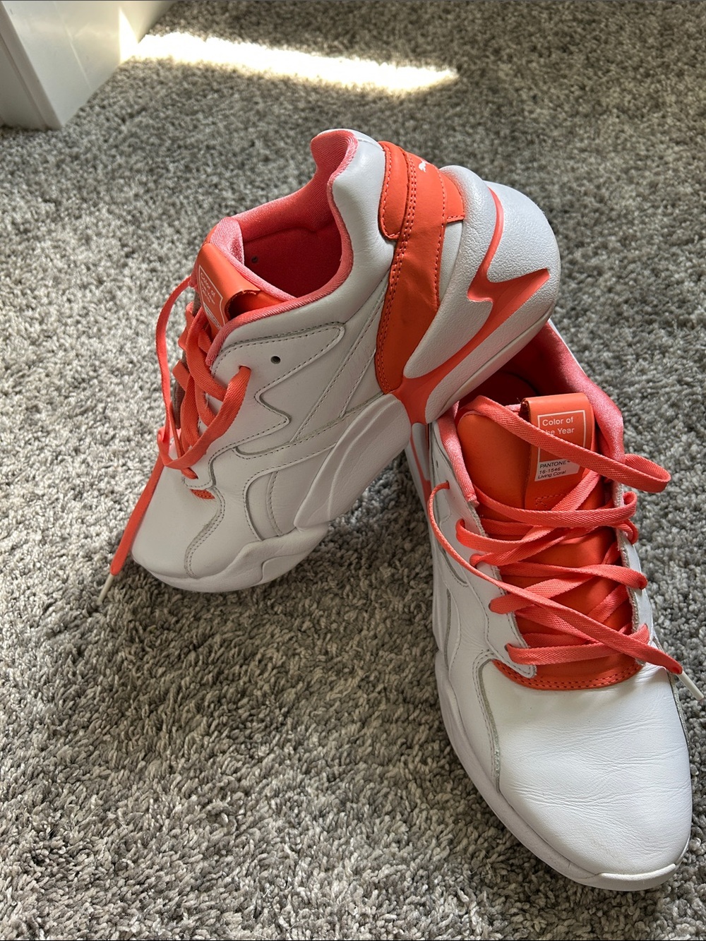 PUMA x Pantone Nova 'Living Coral' 2019 Women's Size 8.5 - Excellent Condition